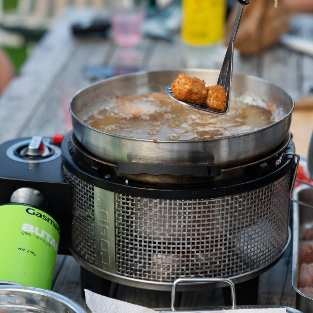 COBB Grill Gas Bundle with Pizza Stone